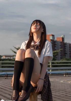 欧美美女穿牛仔裤_1080在线观看高清